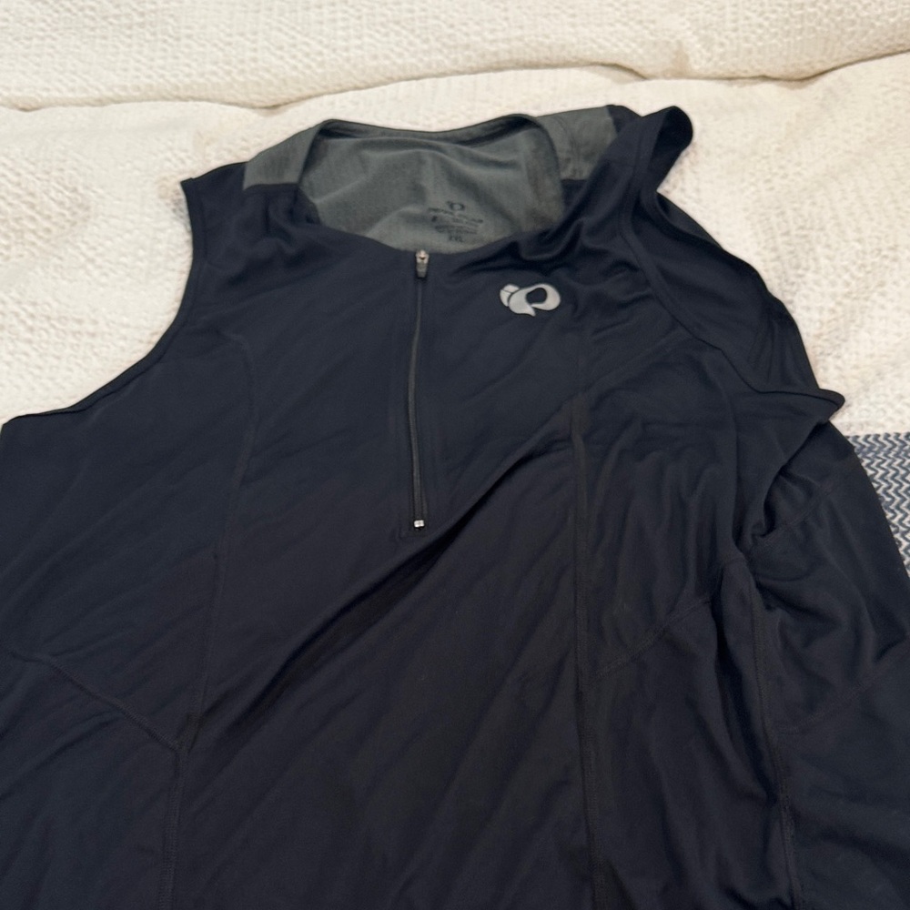 Pearl Izumi Gray and Black Cycling Jersey